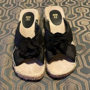 Route 66 Espadrille Wedges Black and Tan Size 7.5M Worn Once!